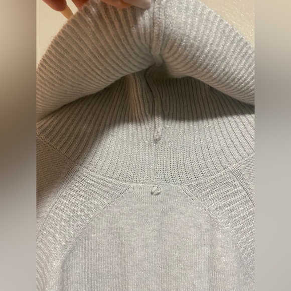 Time & Tru Turtleneck light Grey Sweater- size xl - Picture 4 of 8